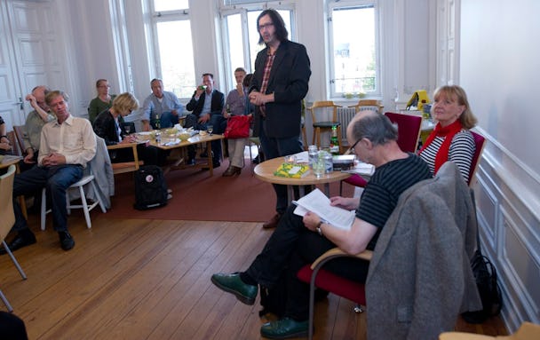 LO-Tidningens kulturredaktör John Swedenmark modererade samtalet med Aino Trosell och Bengt Eriksson.