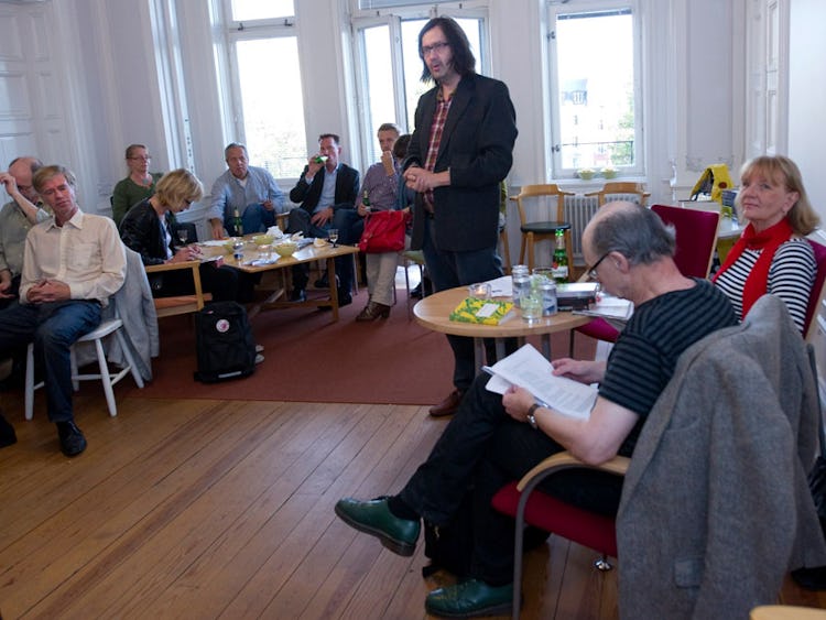 LO-Tidningens kulturredaktör John Swedenmark modererade samtalet med Aino Trosell och Bengt Eriksson.