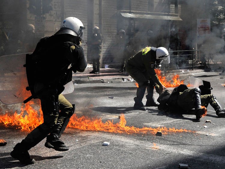 De senaste grekiska besparingarna besvarades med ­generalstrejk och våldsamma sammandrabbningar i Aten förra veckan.