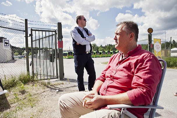 Dan Illman och Roger Broberg är strejkvakter i Strängnäs.