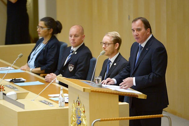 Stefan Löfven läser upp regeringsförklaringen. Foto: Jonas Ekströmer