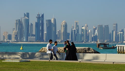 Huvdstaden Dohas skyline. Staden är byggd av utländska arbetare, Qatars 200 000 medborgare jobbar inte. Foto: Erik Larsson
