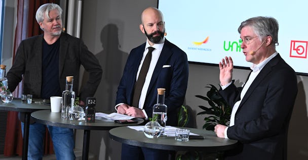 Torbjörn Johansson, avtalssekreterare LO, Mattias Dahl, vice vd Svenskt Näringsliv, och Martin Wästfelt, förhandlingschef Unionen under en presskonferens om etableringsjobb i december 2022.