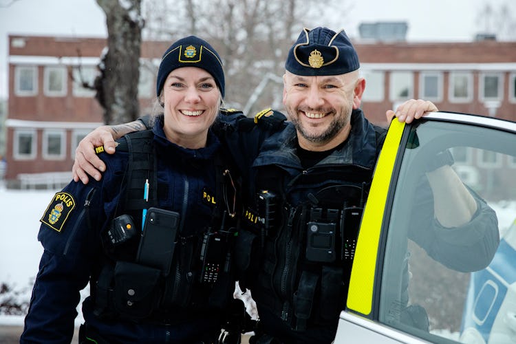 Poliserna Rebecca Augustin och Joachim Björk.