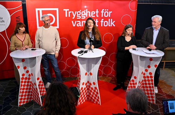 Marie Nilsson, ordförande IF Metall, Tommy Wreeth, ordförande Transport , Susanna Gideonsson, LOs ordförande, Malin Ragnegård, ordförande Kommunal, och Torbjörn Johansson, LOs avtalssekreterare.