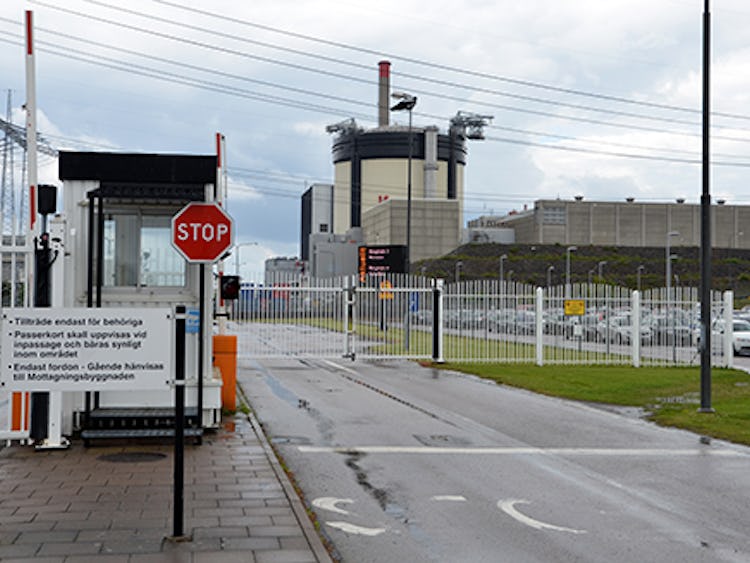 ISS specialstädare på kärnkraftverket Ringhals är några som tas ut i strejk den 12 maj. Fastighets lägger nytt varsel mot Almega.