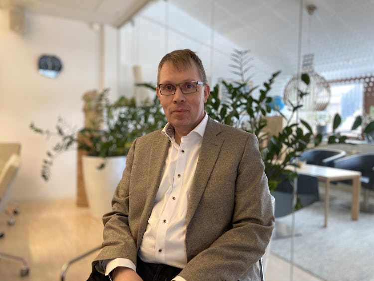 Nicklas Nilsson, avtalsombudsman i Fastighets i halvfigur.