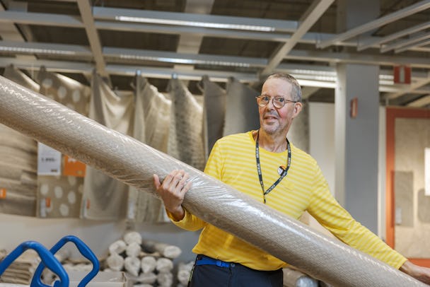 Johan Stöde Englund, anställd på Ikea. Johan kom full till jobbet på Ikea – det blev vändpunkten i hans liv