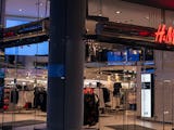 H&M, butik, butiksanställd