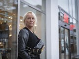 Anne Kuusinen arbetar på H&M i Märsta.