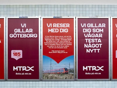 Reklam för MTRX i Stockholms tunnelbana.