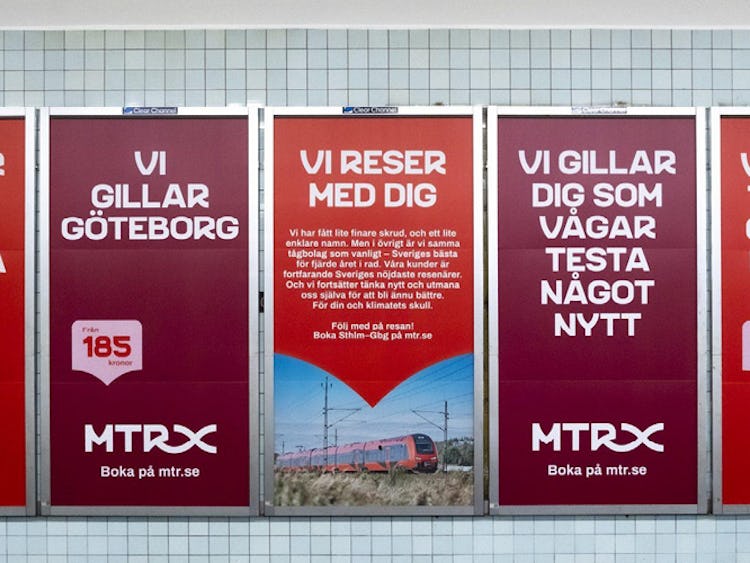 Reklam för MTRX i Stockholms tunnelbana. Här är kritiken mot MTR.