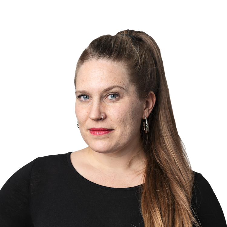 Porträtt på Kajsa Klepke, reporter på Sekotidningen och Fastighetsfolket.