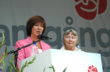 Mona Sahlin och Lisbeth Palme i Almedalen 2008.