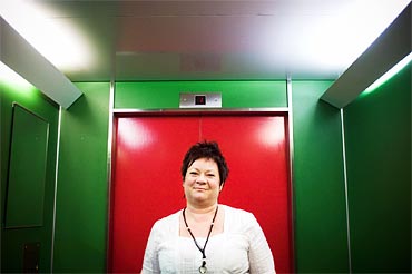 Tuija Halonen började i långvården, blev sedan skötare. Nu är hon chef för öppenpsykiatrin i Kalix, med 29 anställda. Hon är fortfarande medlem i Kommunal.
