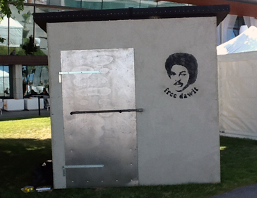 Sitt med Dawit i Almedalen.