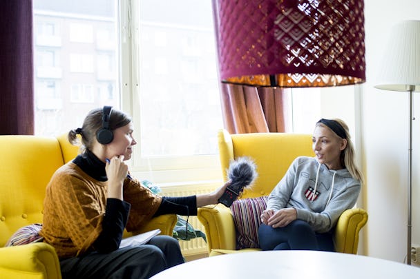 Pernilla Josefsson intervjuar undersköterskan Arbenita Ahmeti.