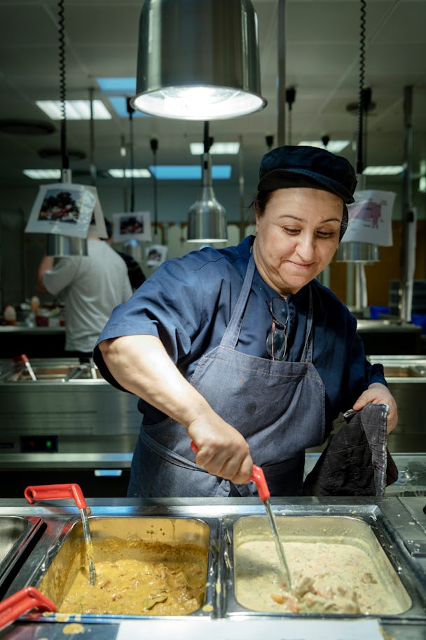 Hassiba Rachid, kock på Nacka gymnasium sedan 2002.