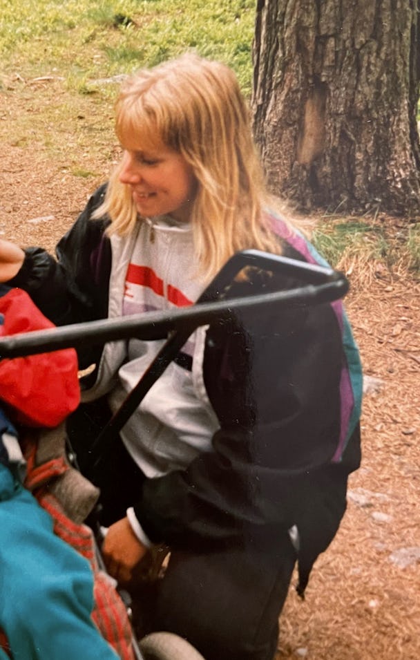 Jessica Eriksson med Nadja i vagnen 1992.