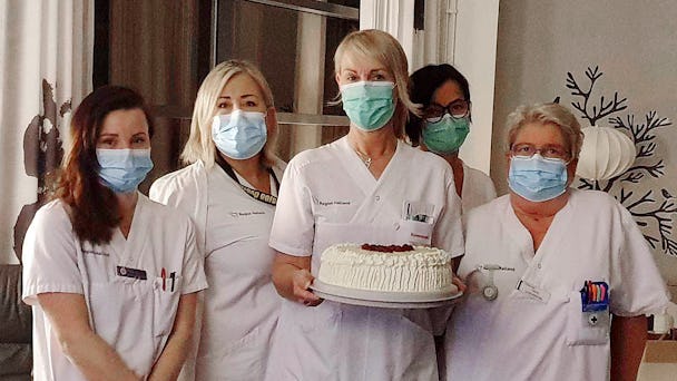 Maria Andersson, Maria Sjöö, Ulrika Danielsson, Katarina Krantz och Carina Andreasson firade med tårta.