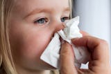 snorigt barn med feber bör inte vara på förskolan skriver debattörerna