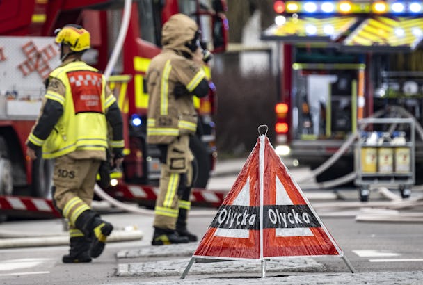 Räddningstjänsten på plats på Perstorpsgatan i centrala Vellinge med anledning av en brand i en industribyggnad. Ett VMA har skickats ut på grund av kraftig rökutveckling.