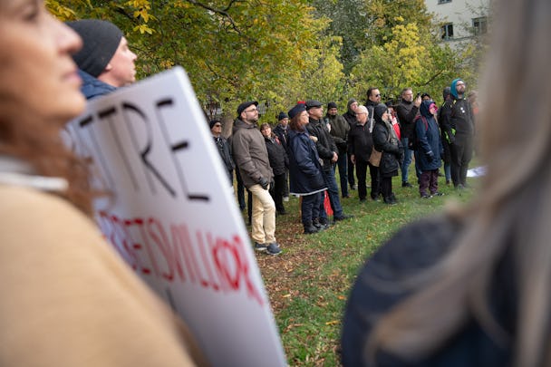 Demonstration "Kollektivtrafik i offentlig regi" utanför landstingshuset 24 oktober 2023.