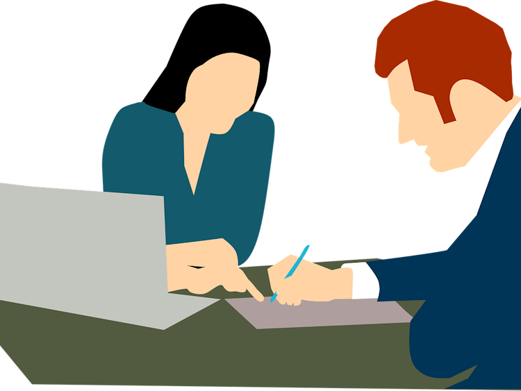 Två tecknade personer tittar på papper vid en laptop