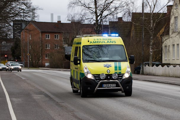 En ambulans på utryckning.