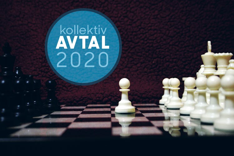Ett schackbräde med en ikon för Avtal 2020 monterad över